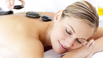 Hot-Stone Massage  Wavebreak Media