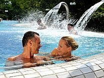 Entspannen Sie in den Freibecken - Foto � BBM/image-foto.de