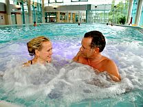 Einzel-Whirlpool im Vitalbecken - Foto �  BBM/image-foto.de